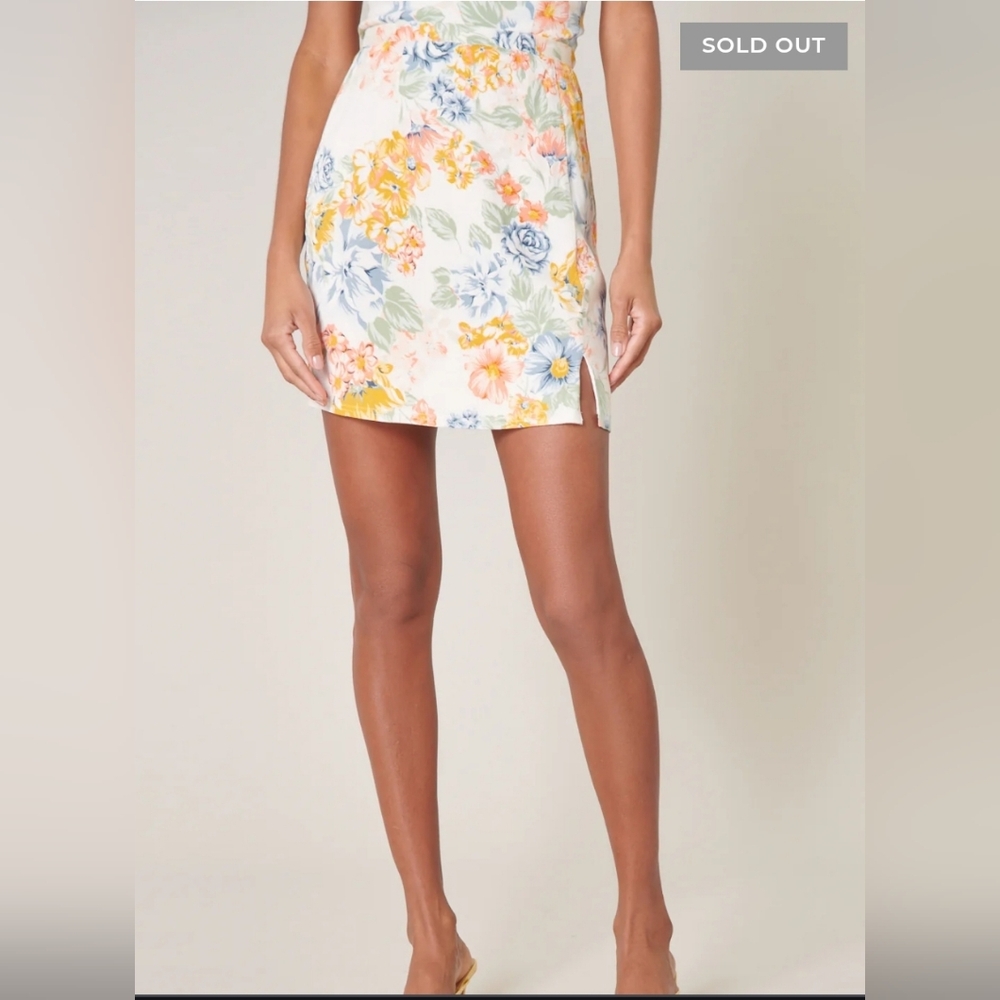 NWT: SUGARLIPS MINI SKIRT